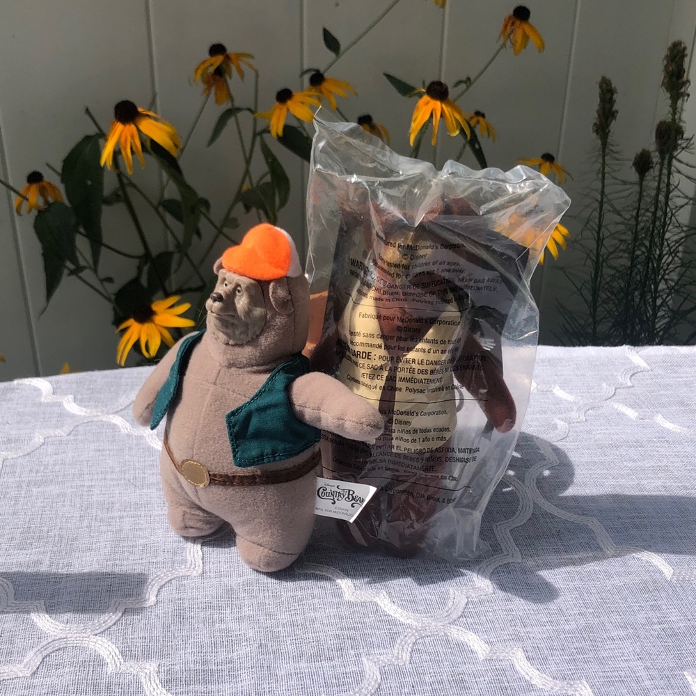 DISNEY Country Bear Jamboree lot of 2 stuffed plush toys Big Al & Zeb Zooler